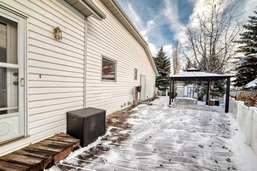 135 Kemp Avenue, Red Deer, AB - Outdoor With Exterior
