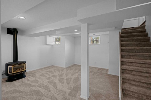 4913 54 Street, Camrose, AB - Indoor