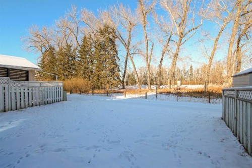 25 Adams Close, Red Deer, AB - Outdoor