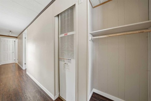 18 Parkland Acres, Lacombe, AB 