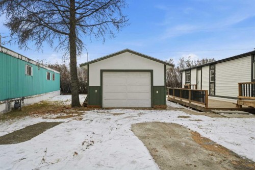 18 Parkland Acres, Lacombe, AB 