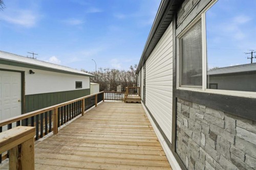 18 Parkland Acres, Lacombe, AB 