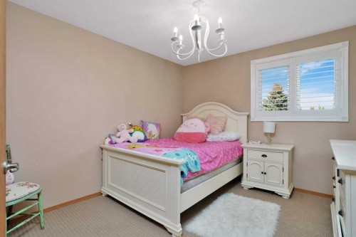 22 Denovan Crescent, Red Deer, AB - Indoor Photo Showing Bedroom
