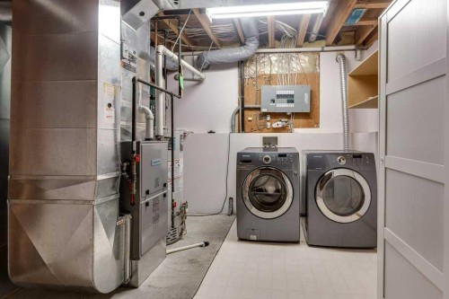 16 Lawrence Crescent, Red Deer, AB - Indoor Photo Showing Laundry Room