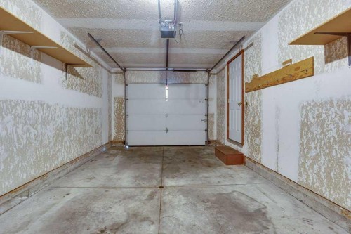 16 Lawrence Crescent, Red Deer, AB - Indoor Photo Showing Garage