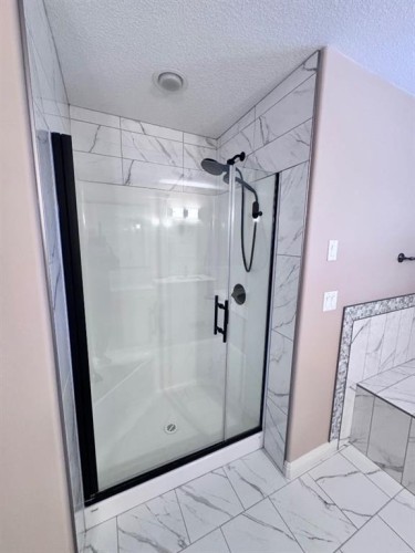 116 Allwright Close, Red Deer, AB - Indoor Photo Showing Bathroom