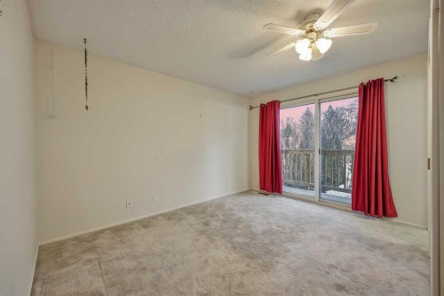 6121 Hamilton Drive, Red Deer, AB - Indoor Photo Showing Other Room