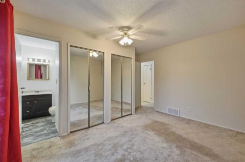 6121 Hamilton Drive, Red Deer, AB - Indoor Photo Showing Other Room