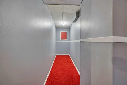 6121 Hamilton Drive, Red Deer, AB - Indoor Photo Showing Other Room