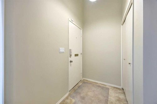 6121 Hamilton Drive, Red Deer, AB - Indoor Photo Showing Other Room