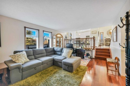 68 Roland Street, Red Deer, AB - Indoor Photo Showing Living Room