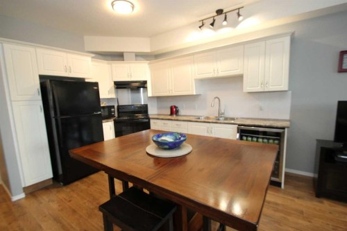 203-4512 52 Avenue, Red Deer, AB - Indoor