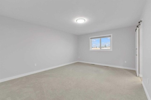 119 Crestview Boulevard, Sylvan Lake, AB - Indoor Photo Showing Other Room