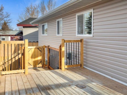 6308 50A Street Close, Ponoka, AB - Outdoor With Deck Patio Veranda With Exterior