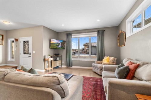 110 Truant Crescent, Red Deer, AB - Indoor Photo Showing Living Room