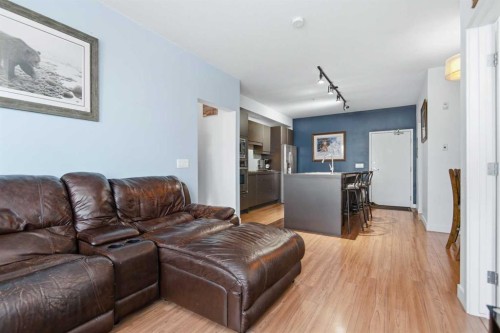 5314-2660 22 Street, Red Deer, AB - Indoor Photo Showing Living Room