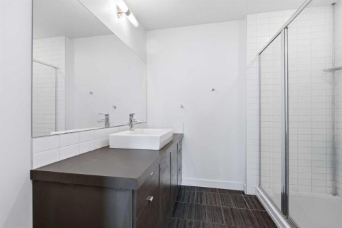 5314-2660 22 Street, Red Deer, AB - Indoor Photo Showing Bathroom