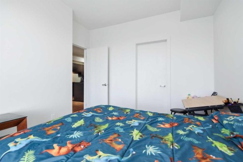 5314-2660 22 Street, Red Deer, AB - Indoor Photo Showing Bedroom