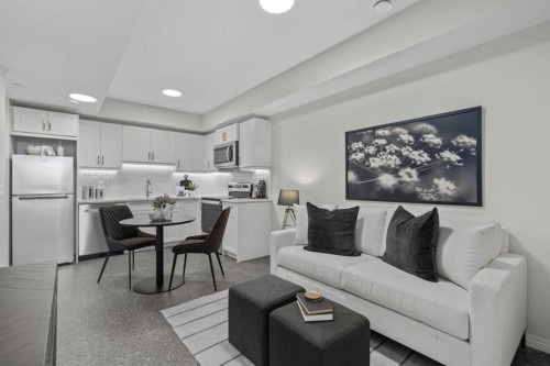 135 Huxland Road Ne, Calgary, AB - Indoor