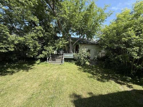 133 10 Avenue Ne, Calgary, AB - Outdoor