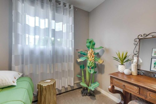 13-7 Stanton Street, Red Deer, AB - Indoor Photo Showing Other Room