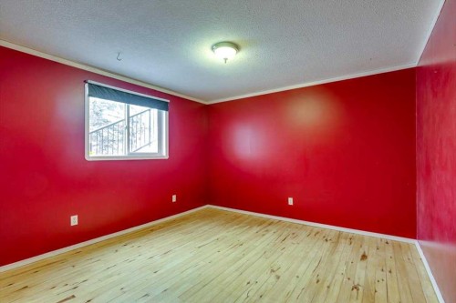 33542 Range Road 50, Rural Mountain View County, AB - Indoor Photo Showing Other Room