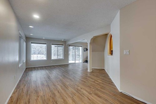 33542 Range Road 50, Rural Mountain View County, AB - Indoor Photo Showing Other Room