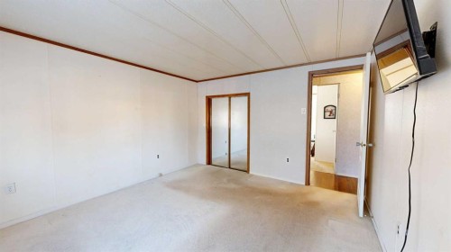 6007 Spruce Drive, Stettler, AB - Indoor Photo Showing Other Room