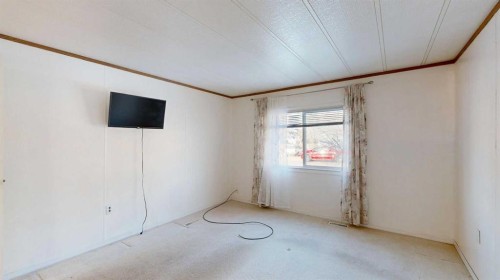 6007 Spruce Drive, Stettler, AB - Indoor Photo Showing Other Room