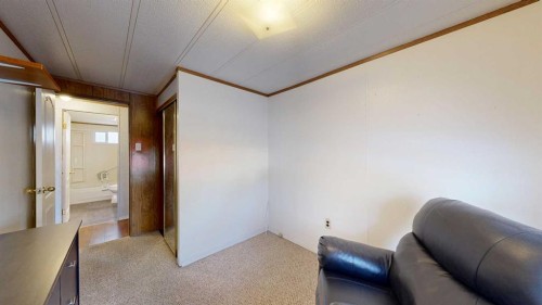6007 Spruce Drive, Stettler, AB - Indoor Photo Showing Other Room