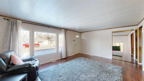 6007 Spruce Drive, Stettler, AB - Indoor