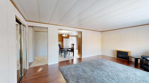 6007 Spruce Drive, Stettler, AB - Indoor Photo Showing Other Room