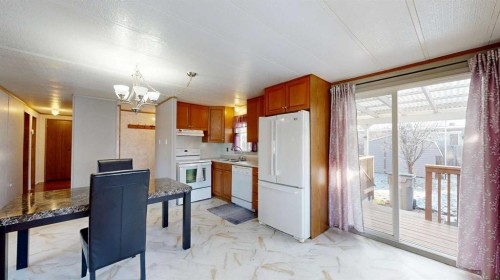 6007 Spruce Drive, Stettler, AB - Indoor Photo Showing Kitchen
