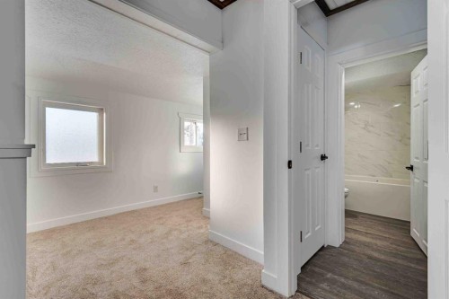 205 Trochu Avenue, Trochu, AB - Indoor Photo Showing Other Room