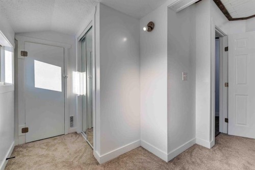 205 Trochu Avenue, Trochu, AB - Indoor Photo Showing Other Room