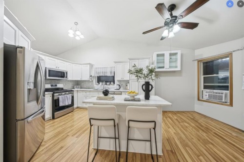 5905 61 Avenue, Ponoka, AB - Indoor Photo Showing Kitchen