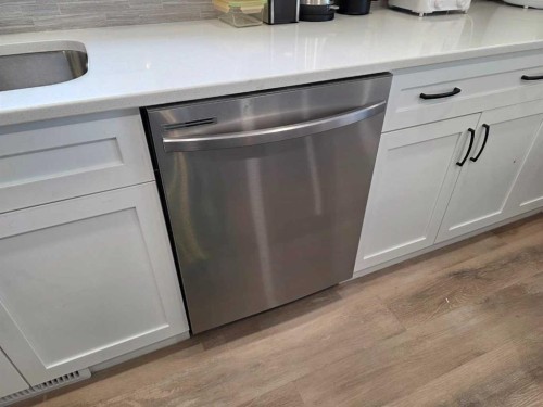 505 Peever, Acme, AB - Indoor Photo Showing Kitchen
