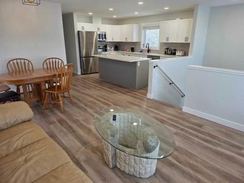 505 Peever, Acme, AB - Indoor