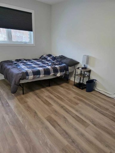 505 Peever, Acme, AB - Indoor Photo Showing Bedroom