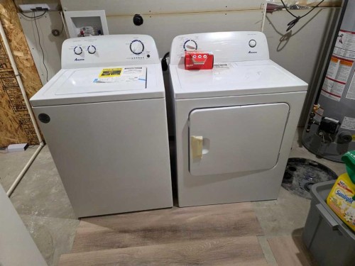 505 Peever, Acme, AB - Indoor Photo Showing Laundry Room