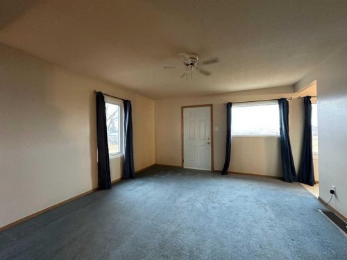 4829 46 Street, Ponoka, AB - Indoor Photo Showing Other Room