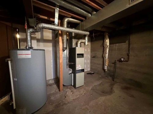 4829 46 Street, Ponoka, AB - Indoor Photo Showing Basement