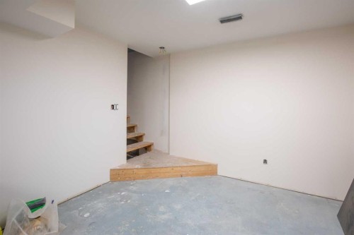 99 Dawson Street, Red Deer, AB - Indoor Photo Showing Other Room