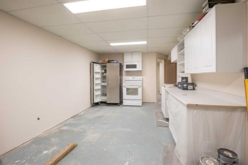99 Dawson Street, Red Deer, AB - Indoor