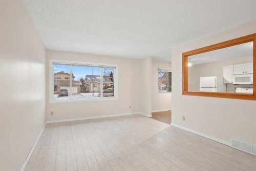 99 Dawson Street, Red Deer, AB - Indoor Photo Showing Other Room