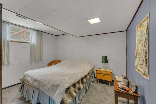 425016 Range Road 250, Rural Ponoka County, AB - Indoor Photo Showing Bedroom