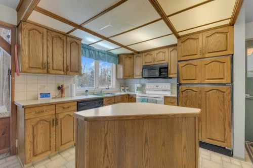 425016 Range Road 250, Rural Ponoka County, AB - Indoor Photo Showing Kitchen