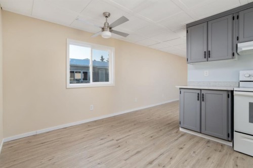 11 1St Avenue North, Hay Lakes, AB - Indoor Photo Showing Kitchen