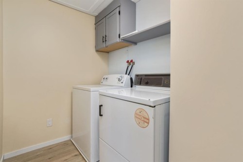 11 1St Avenue North, Hay Lakes, AB - Indoor Photo Showing Laundry Room