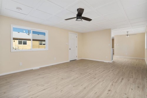 11 1St Avenue North, Hay Lakes, AB - Indoor Photo Showing Other Room